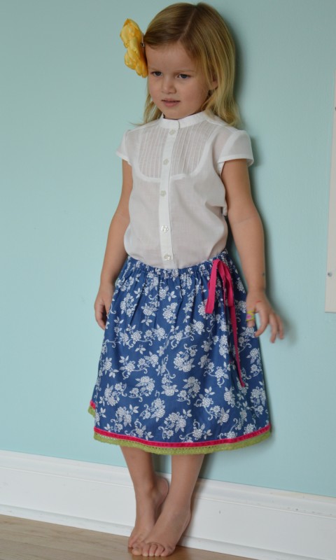 Ribbon and lace trim at the hem of the Oliver + S Lazy Days Skirt