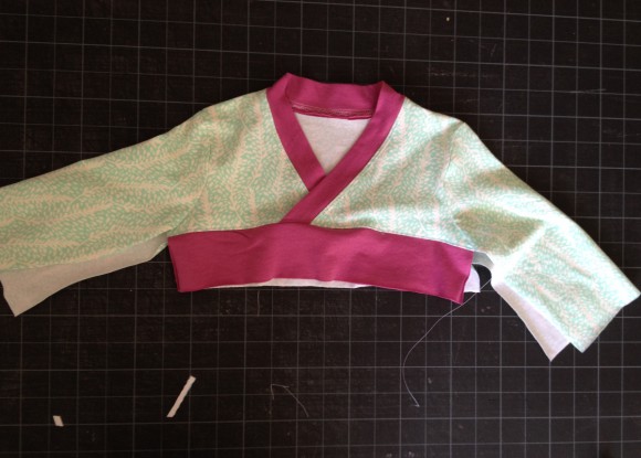 Customizing the Oliver + S Library Dress using knit fabric