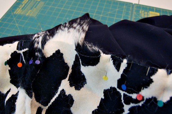 Push the fur on the other side of the stitch line
