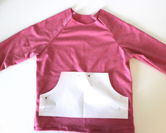 Adding a kangaroo pocket to the Oliver + S Field Trip Raglan T-shirt