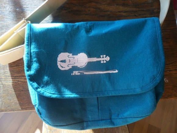 Violin cross sitch on the Messenger Bag from Little Things to Sew