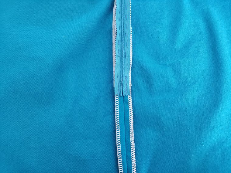 Install an invisible zipper