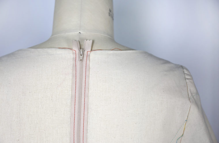 baste a zipper into your muslin