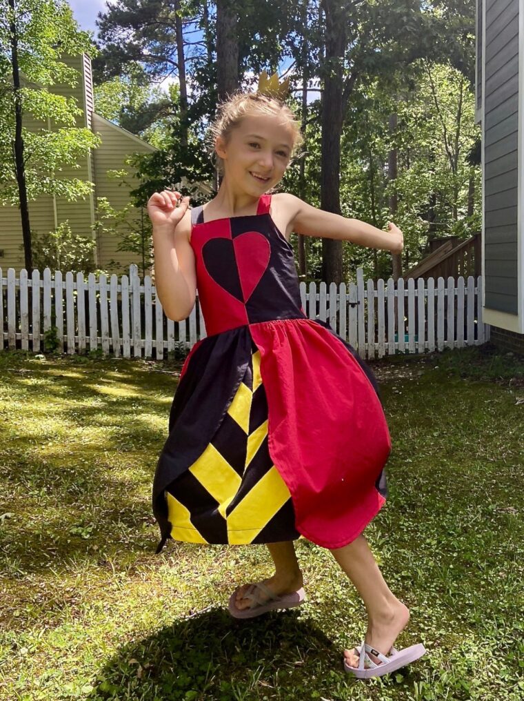 DIY Queen of Hearts sundress for girls.