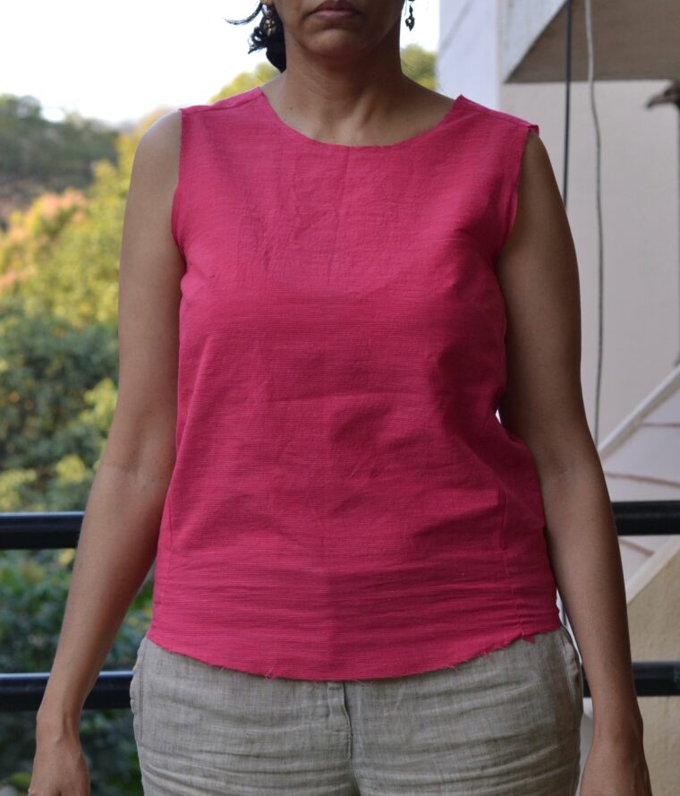 Easy sleeveless blouse to sew.