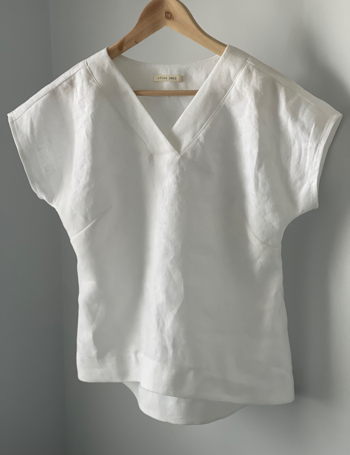 2022 double-layer cotton and linen v-neck