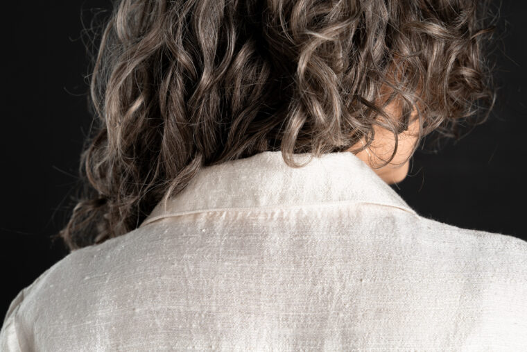 back collar of the Liesl + Co Cyprus Woven Polo